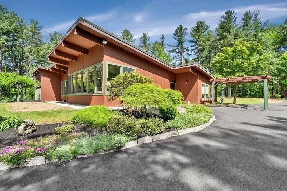 Unit for sale at 921 Main Street, Bolton, MA 01740