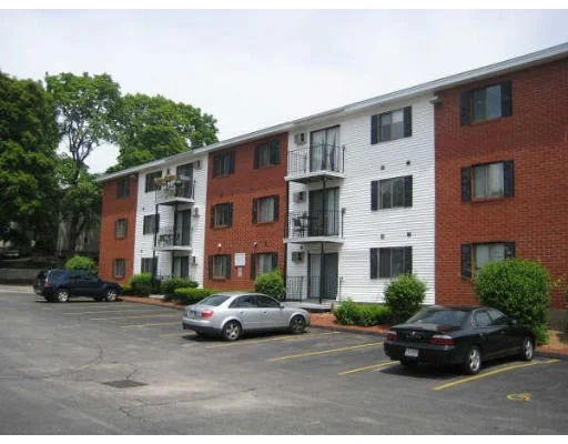 Unit for sale at 56 Edgeworth St, Worcester, MA 01605