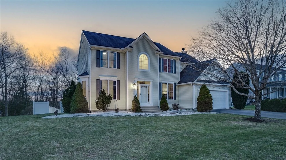 Unit for sale at 15 Seaver Farm Ln, Grafton, MA 01560