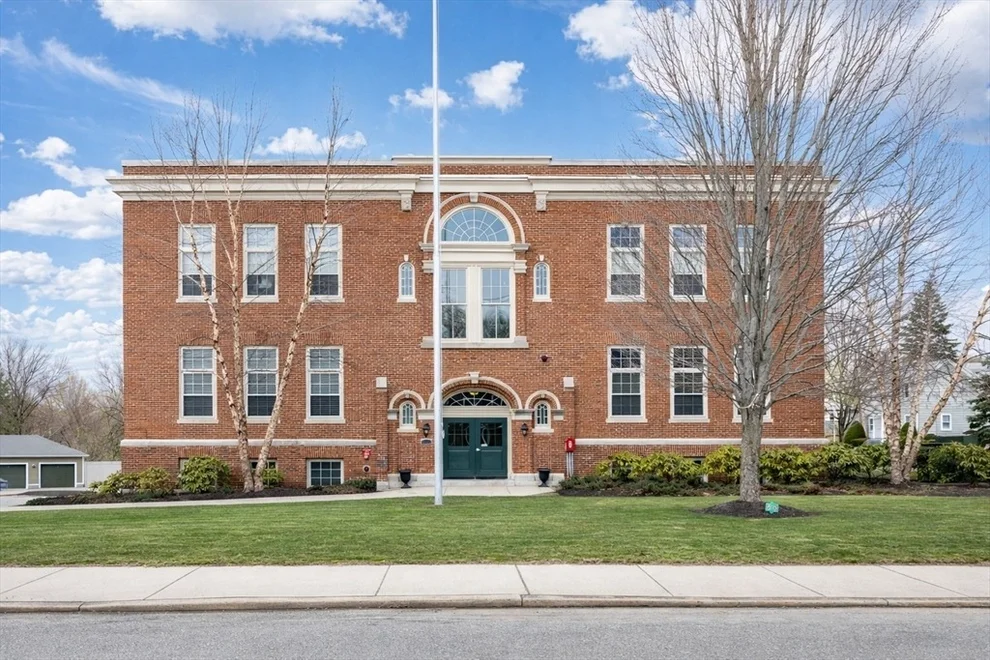 Unit for sale at 100 Nahant St, Wakefield, MA 01880