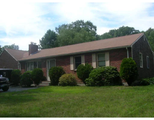 Unit for sale at 134 Rochdale St, Auburn, MA 01501