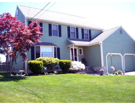 Unit for sale at 39 Ledgeview Dr, Norwood, MA 02062