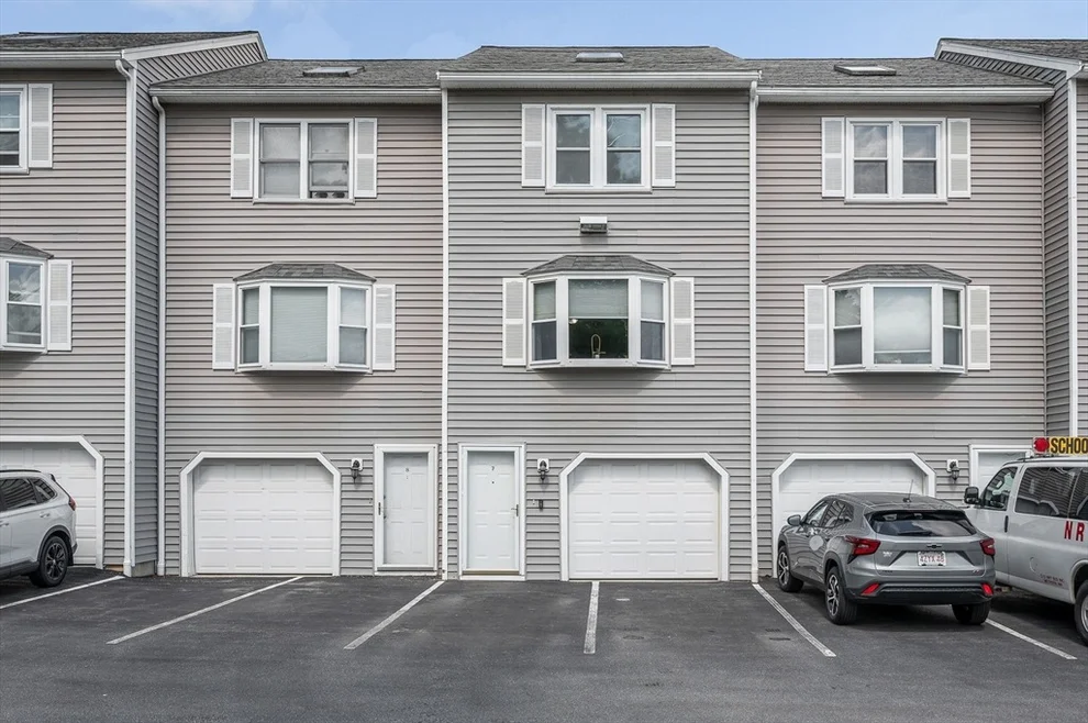 Unit for sale at 95 Tennis Plaza Rd, Dracut, MA 01826