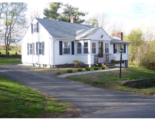 Unit for sale at 88 Eight Lots Road, Sutton, MA 01590