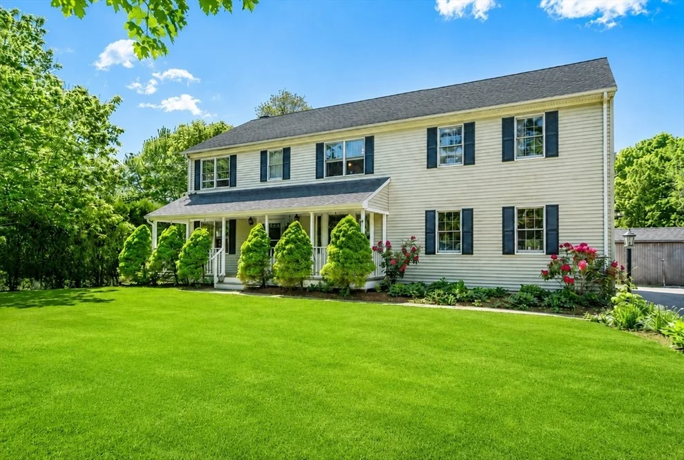 Unit for sale at 323 Oakhill Ave, Attleboro, MA 02703