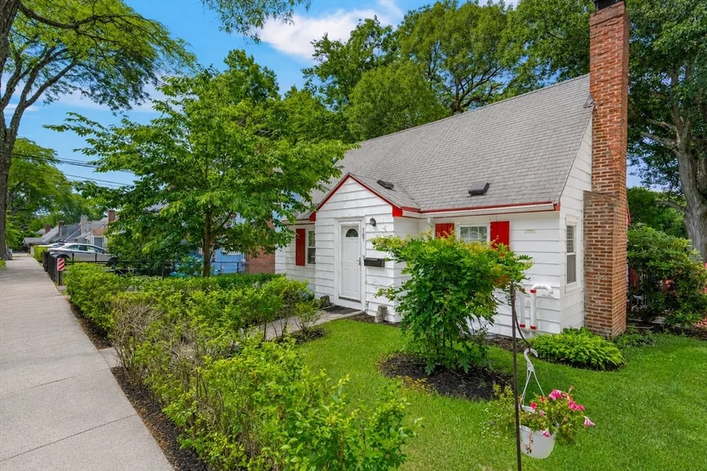 Unit for sale at 567 Poplar Street, Boston, MA 02131