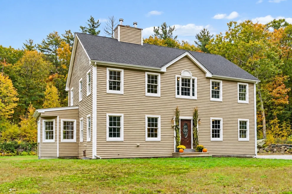 Unit for sale at 208 Sw Main St, Douglas, MA 01516