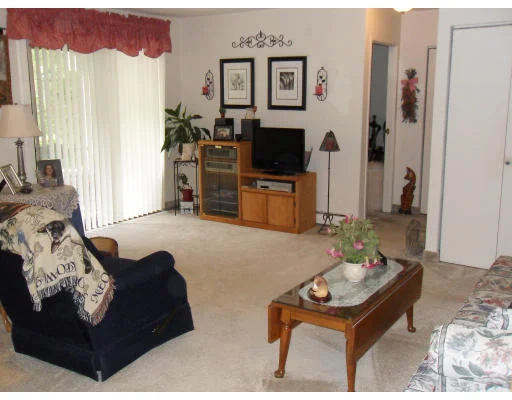 Unit for sale at 410 Fellsview Ter., Stoneham, MA 02180
