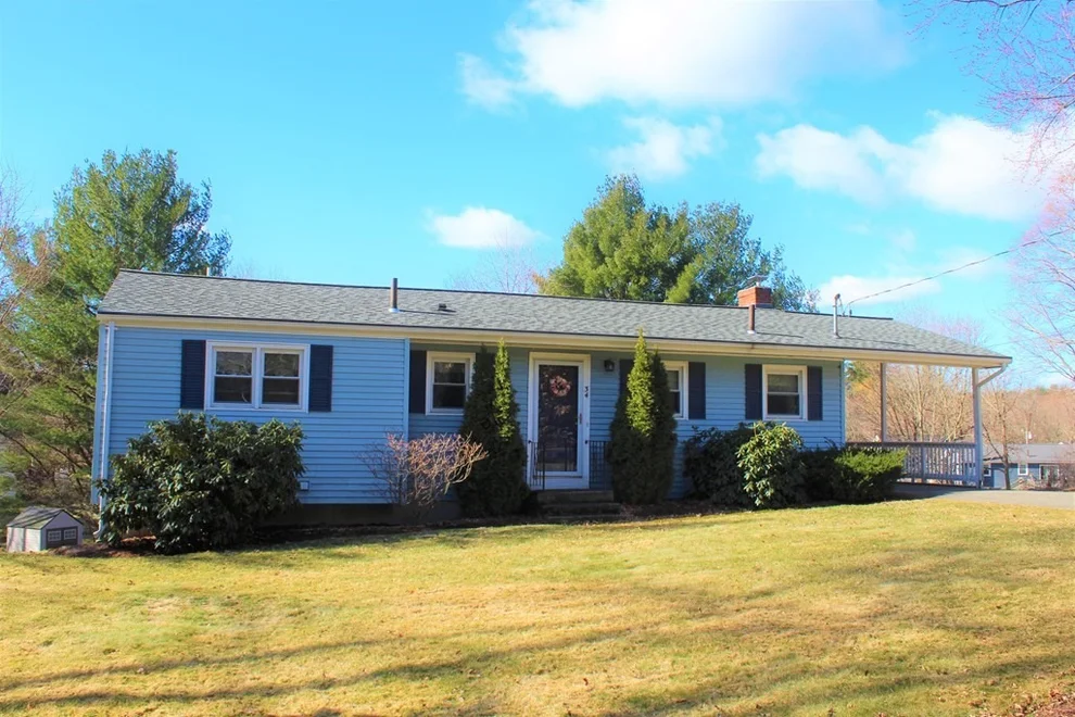Unit for sale at 34 Elm Street, Franklin, MA 02038