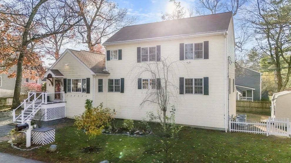 Unit for sale at 3 Oak Rd, Norfolk, MA 02056