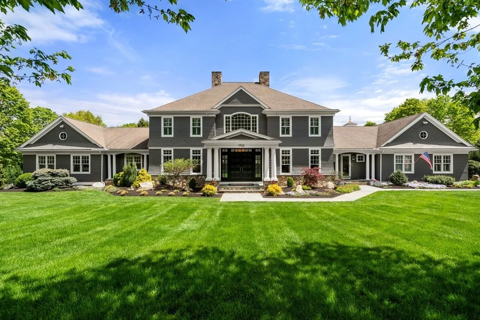 Unit for sale at 1722 Monument St, Concord, MA 01742