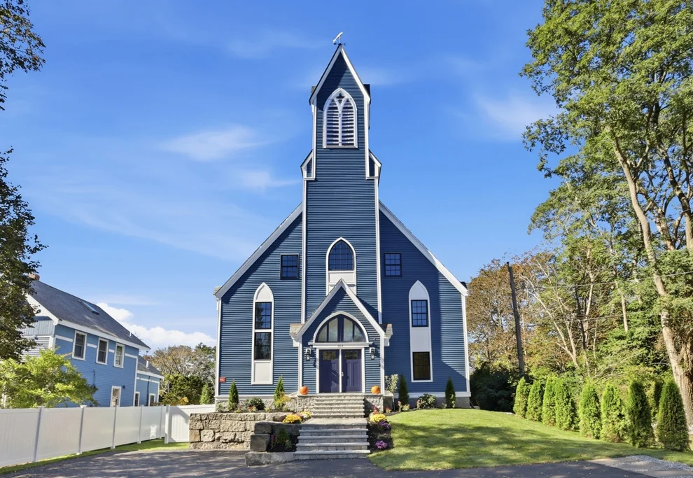 Unit for sale at 964 Washington St, Gloucester, MA 01930