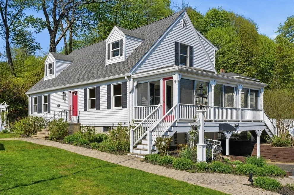 Unit for sale at 67 Wituwamat Rd, Weymouth, MA 02191