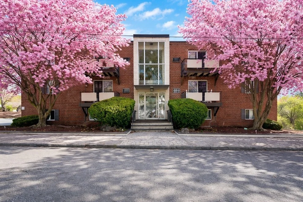 Unit for sale at 48 N Emerson St, Wakefield, MA 01880