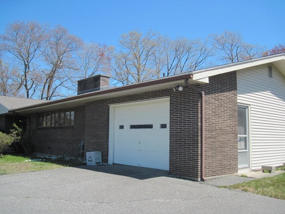 Unit for sale at 324 Hillside Rd, North Andover, MA 01845