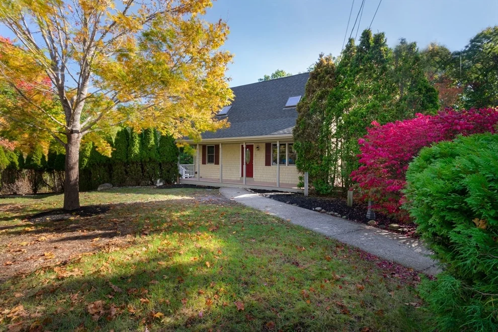 Unit for sale at 103 Mayflower Ln, Wareham, MA 02538