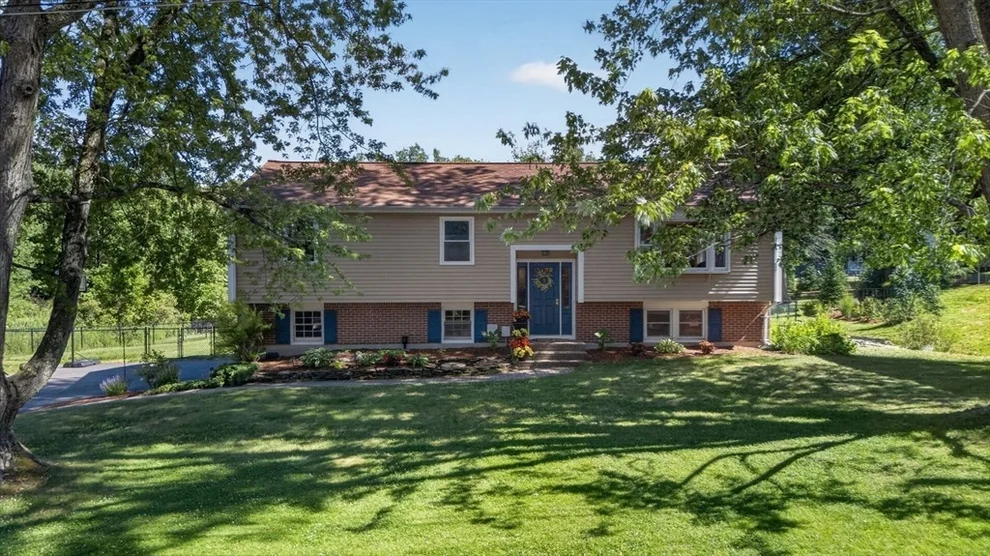 Unit for sale at 3 Jerridge Ln, Chelmsford, MA 01824