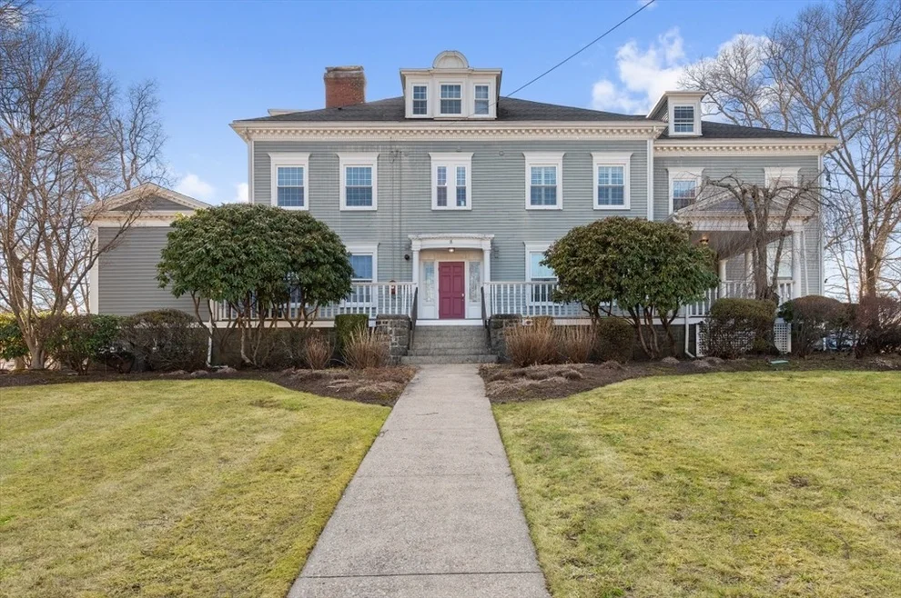Unit for sale at 8 Parker Rd, Wakefield, MA 01880