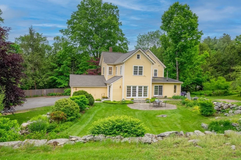 Unit for sale at 2 Tabor Hill, Lincoln, MA 01773
