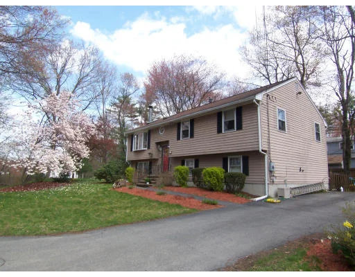 Unit for sale at 10 Eskimo Way, Billerica, MA 01862