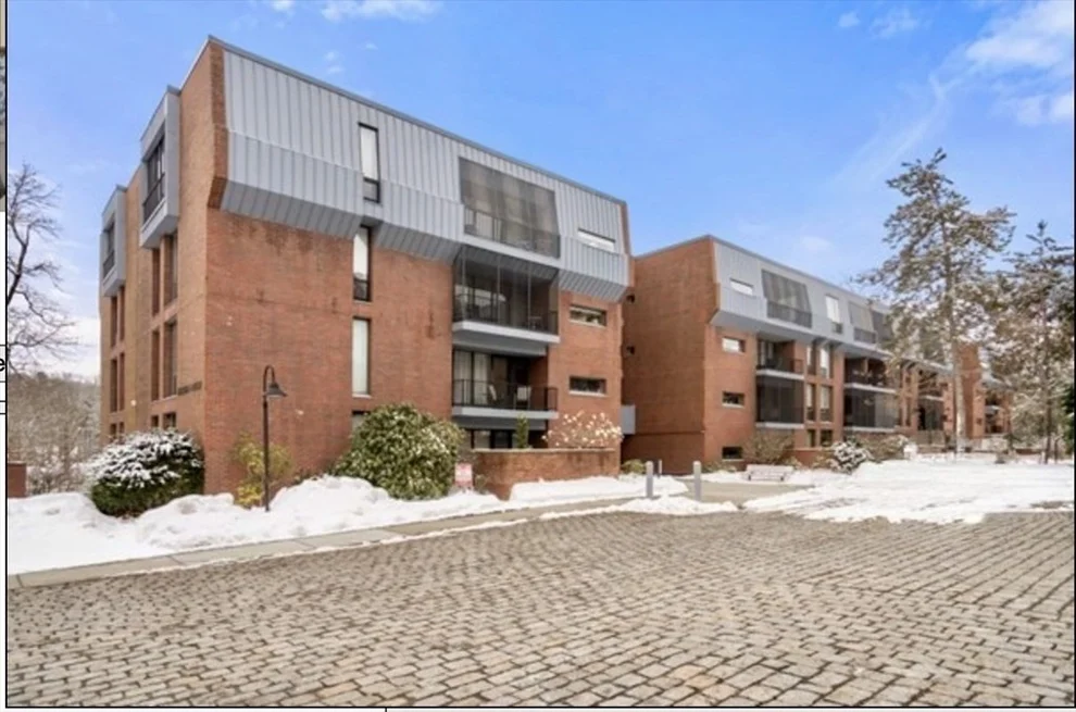 Unit for sale at 85 Grove St, Wellesley, MA 02482