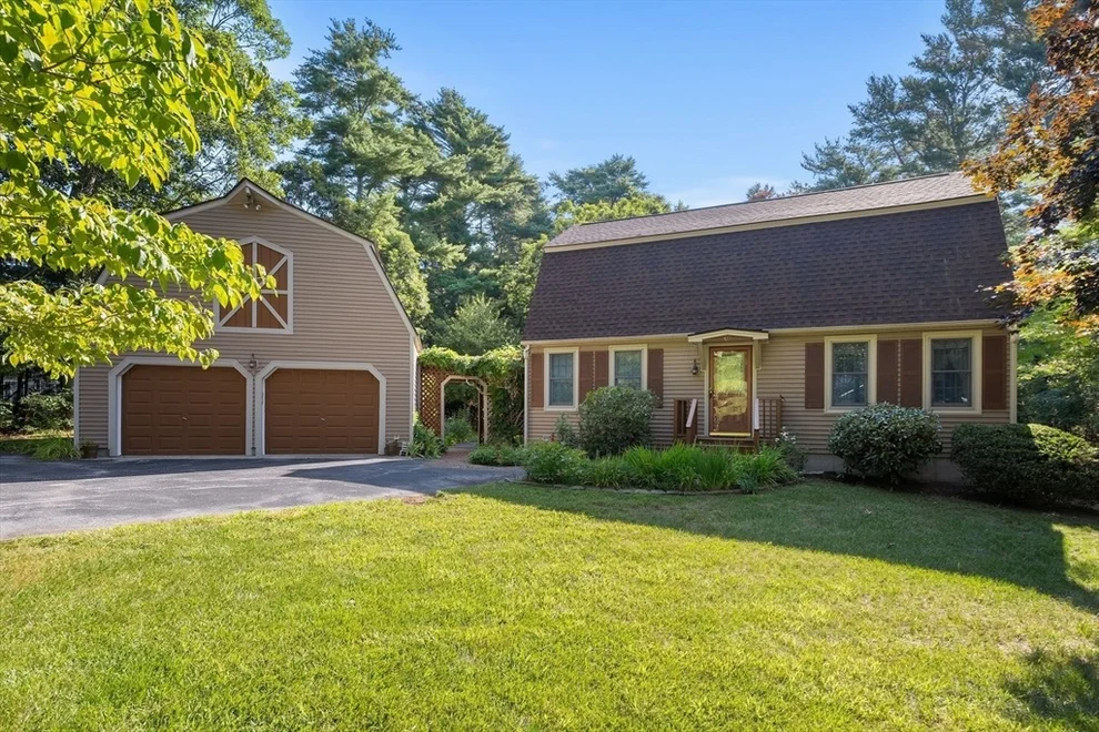 Unit for sale at 60 Canterbury Dr, Plymouth, MA 02360