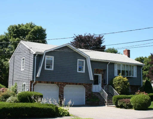 Unit for sale at 9 Jennifer Rd, Wakefield, MA 01880