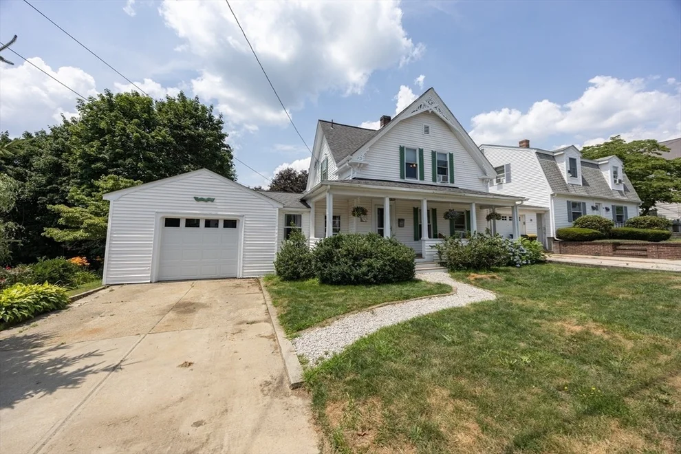 Unit for sale at 36 Ruggles St, Franklin, MA 02038