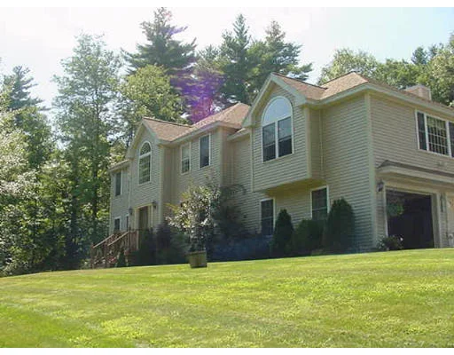Unit for sale at 3 Wilshire Lane, Pelham, NH 03076