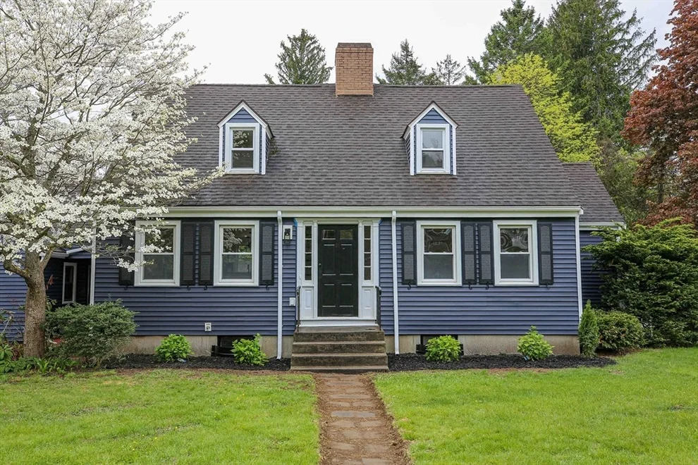 Unit for sale at 107 Washington St, Hudson, MA 01749