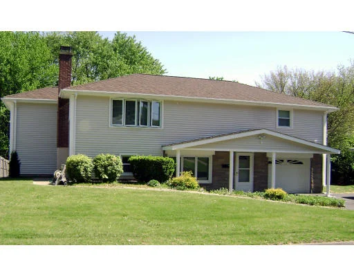 Unit for sale at 88 Harriet Ave, Shrewsbury, MA 01545