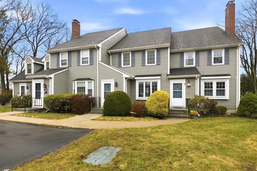 Unit for sale at 7 Washington Green, Walpole, MA 02032