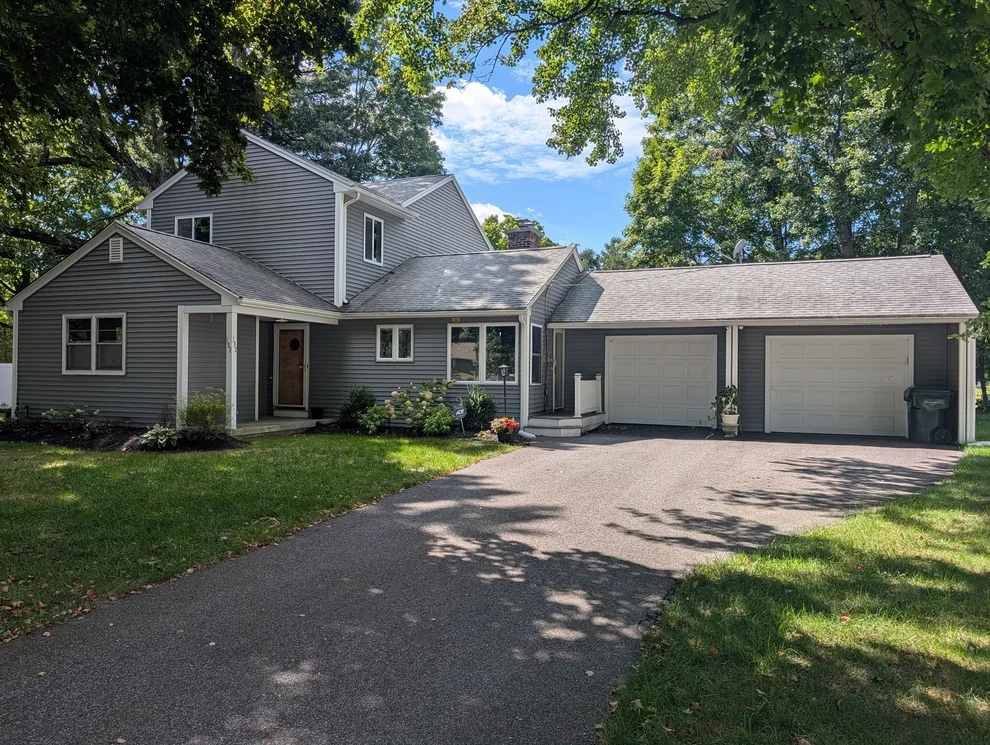 Unit for sale at 192 Ambrose St, Springfield, MA 01109