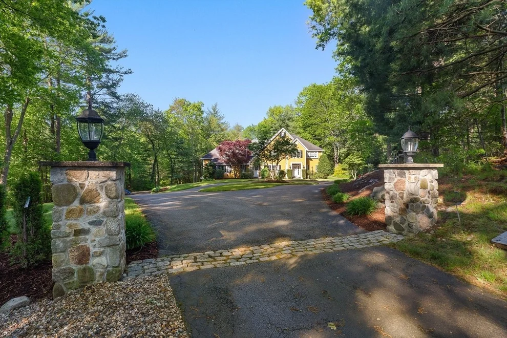Unit for sale at 5 Cabral Drive, Middleton, MA 01949