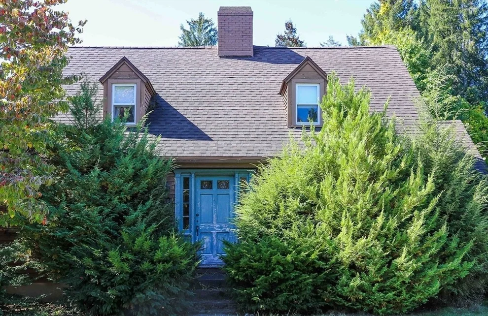 Unit for sale at 107 Washington St, Hudson, MA 01749