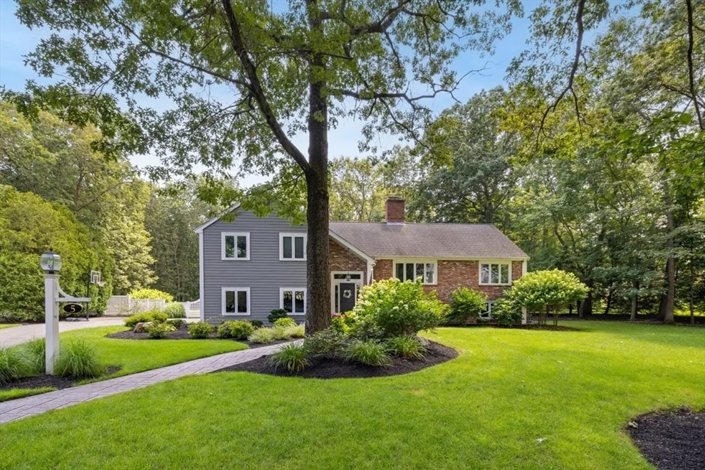 Unit for sale at 5 Lantern Lane, Lynnfield, MA 01940