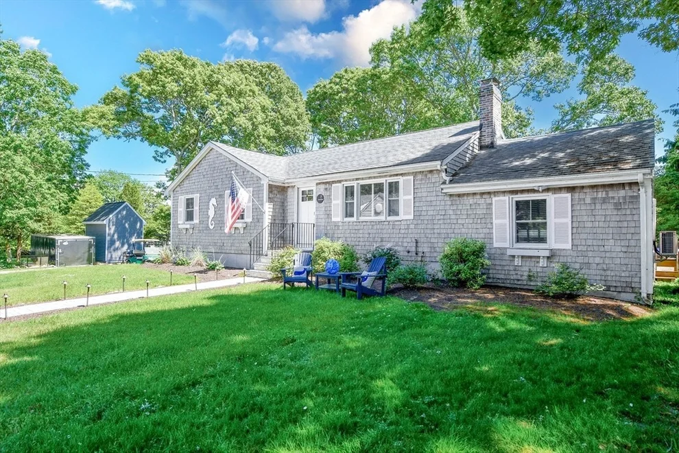 Unit for sale at 8 Highland View Ave, Mattapoisett, MA 02739