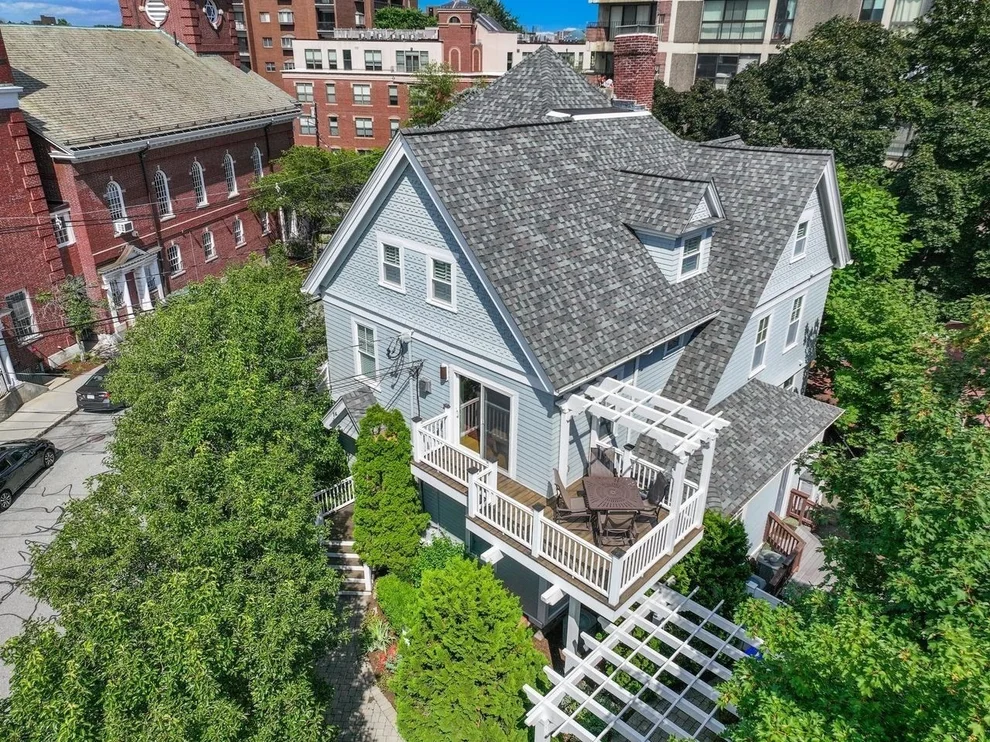 Unit for sale at 51 Sewall Ave, Brookline, MA 02446