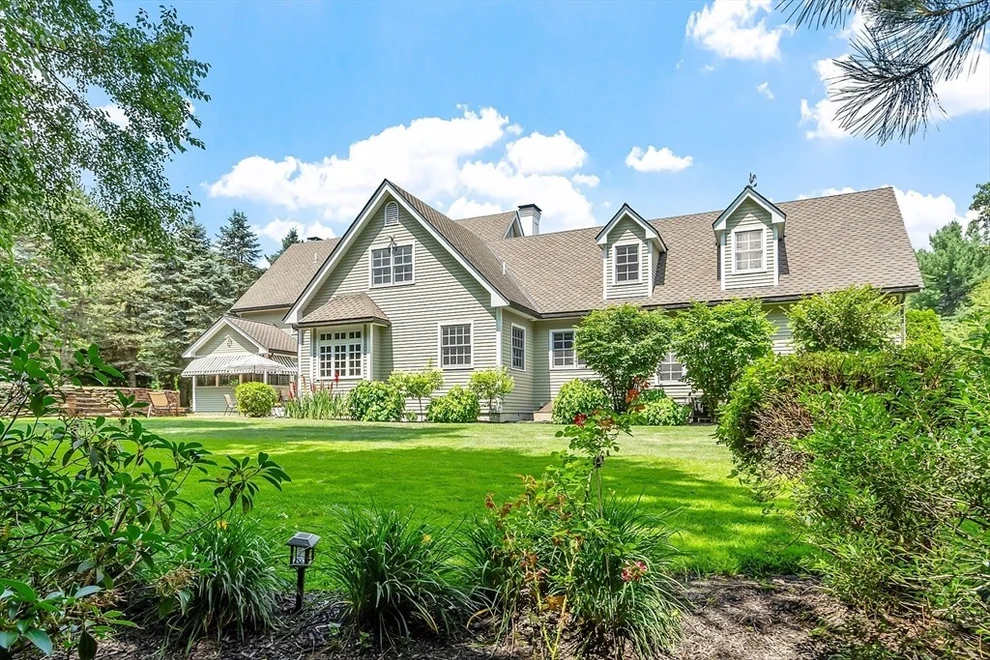 Unit for sale at 20 Hillery Rd, Leominster, MA 01453