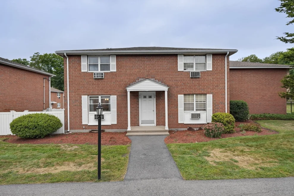 Unit for sale at 156 Kingston St, North Andover, MA 01845
