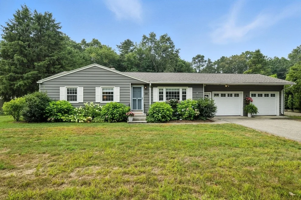 Unit for sale at 109 Yarmouth Street, Longmeadow, MA 01106
