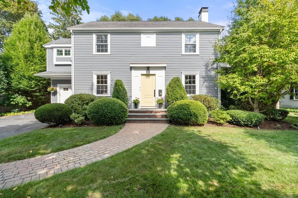 Unit for sale at 6 Wilde Rd, Wellesley, MA 02481