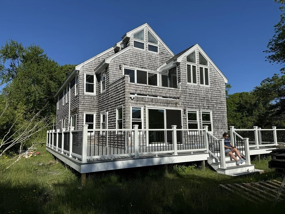 Unit for sale at 28 Edda Ave, Portsmouth, RI 02871