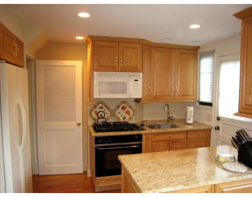 Unit for sale at 20 Pierce Rd, Watertown, MA 02472