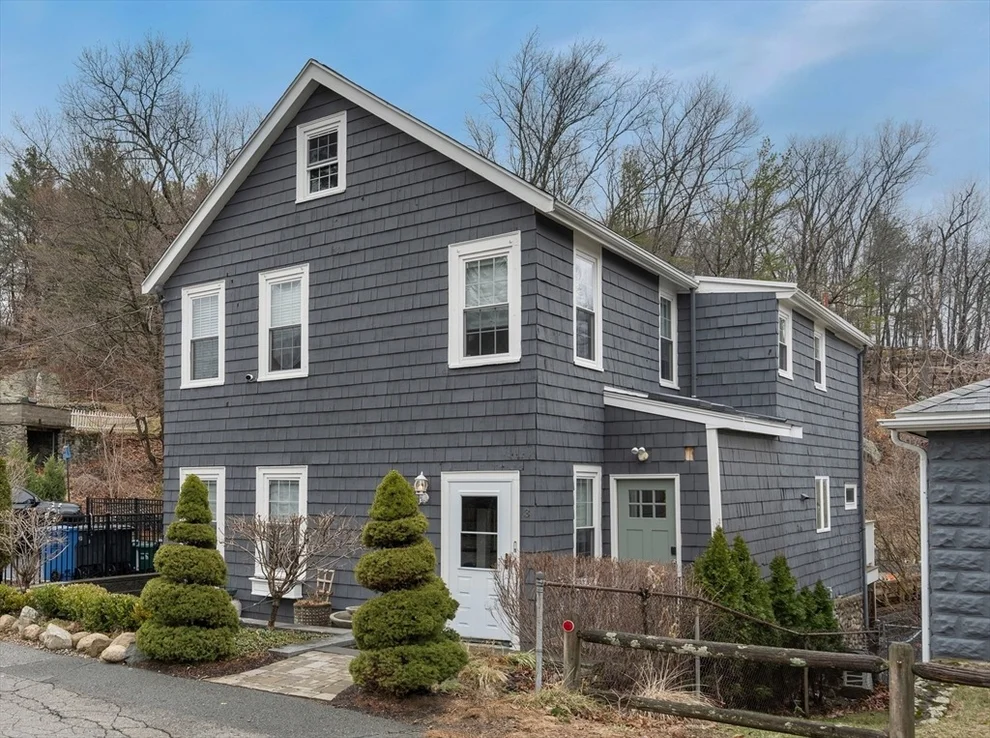 Unit for sale at 3 Fellsmere Ave, Wakefield, MA 01880
