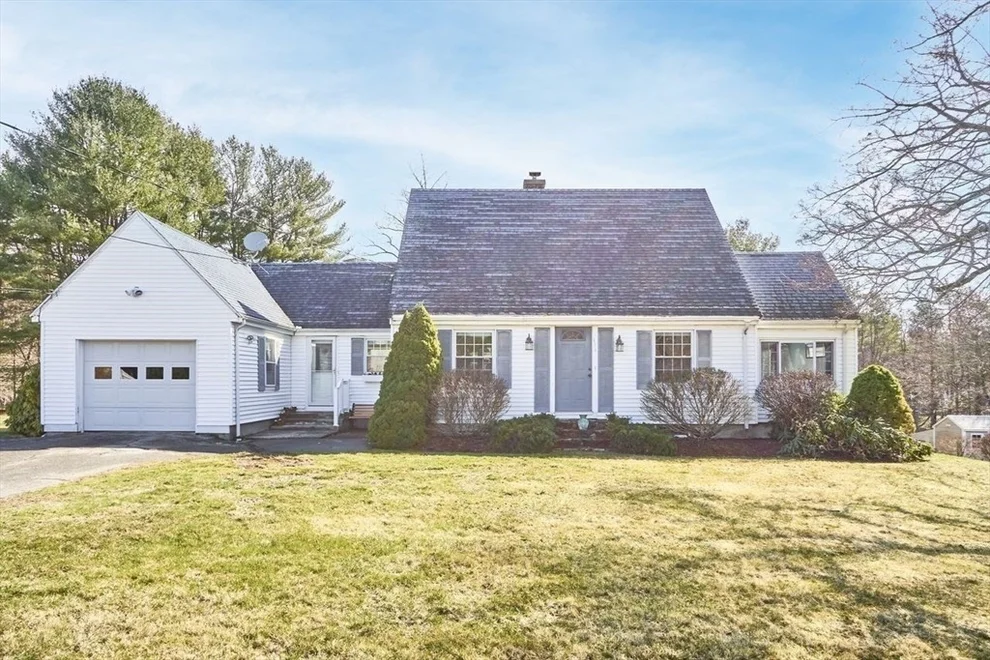 Unit for sale at 134 Chapel St, Holden, MA 01520