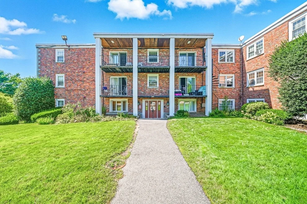 Unit for sale at 808 Willard St, Quincy, MA 02169