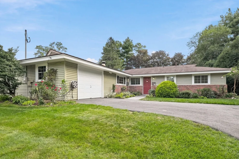Unit for sale at 15 Eaton Rd W, Framingham, MA 01701