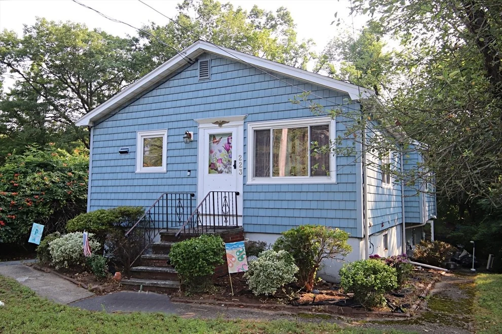 Unit for sale at 223 Main Street, Saugus, MA 01906