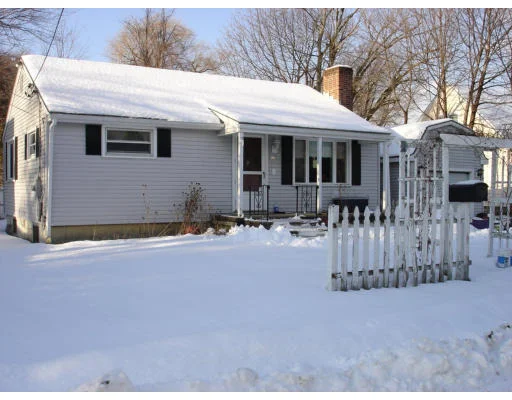 Unit for sale at 12 Arnold Rd, Worcester, MA 01607